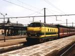 6249 mit L 1963 Gent Sint Pieters-Ronse auf Bahnhof Gent St. Pieters am 21-5-2001. Bild und scan: Date Jan de Vries. 