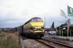 Mariembourg 10.03.1998  SNCB 6298 fhrt mit einem Personenzug nach Couvin aus.