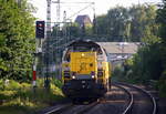 7866,7786 beide von der SNCB kommen als Lokzug aus Belgien nach Oberhausen-West und fahren  durch Erkelenz in Richtung Herrath,Beckrath,Wickrath,Rheydt-Hbf,Mönchengladbach-Hbf. 
Aufgenommen vom Bahnsteig 1 in Erkelenz. 
Bei Sommerwetter am Abend vom 8.6.2017.