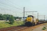 NMBS 7848 schleppt ein Leerzug durch Antwerpen-Luchtbal am 10 Juni 2006.