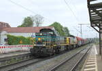 LINEAS 7784 (92 88 0077 084-6 B-LNS) + 7868 (92 88 0077 168-7 B-LNS) mit einem leeren Stahlzug von Göttingen Gbf nach Nachterstedt, am 20.05.2023 in Leinefelde.