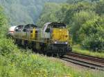 Der fast schon fahrplanmssige Gterzug mit der blichen Dreiertraktion 7786 + 7836 + 7773 von Aachen-West kommend auf dem Weg nach Montzen passiert die Brcke bei Botzelaer/Gemmenich. Aufgenommen am 26/07/2008.