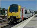 Der kleine  autorail  4141 steht am 23.06.10 abfahrbereit nach Herentals im Bahnhof von Mol.