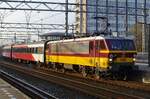 Am 27 September 2009 treft NMBS 1186 mit der IC-Benelux aus Bruxelles-Midi in Amsterdam Centraal ein.