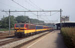 NMBS 1181 mit Int-632 von Amsterdam Centraal nach Brussel Zuid bei der durchfahrt in Geldermalsen, 08.06.2003, Scan 8717.