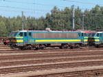 Die 1210 (3000V= und 25.000V 50Hz) im Ruhestand im Hbf. MONS - 17-08-2005