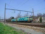 Die 2345 und 2377 (als Lokzug) fahrt von Hbf. Namur richtung Rbf. Ronet (Linie 130 Charleroi-Namur) - 29-03-2004
