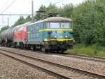 2630 zieht neben einem gemischten Güterzug auch eine Lok der BR 225, die zuvor in Belgien zum Einsatz gekommen ist, wieder Richtung Montzen und Weiterfahrt nach Aachen-West.