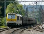 Mit vereinten Krften ziehen 2 Loks der BR 13 einen Gterzug durch den Bahnhof von Rodange.