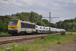 1339 mit neuen Renault-Transportern in Franiere. Aufgenommen am 08.06.2012