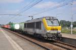 hle 1321 mit Containerzug in Bahnhof Antwerpen-Luchtbal am 11.08.2012