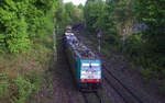 Die Cobra 2832  kommt mit einem Güterzug au Antwerpen-Noord(B) nach Köln-Eifeltor(D) und kommt aus Richtung Aachen-West,Aachen-Schanz und fährt in Richtung