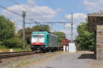 186 231 alias 2839 zieht einen gemischten Güterzug durch Bassenge Richtung Tongeren.