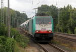 Die Cobra 2832  kommt aus Richtung Aachen-West mit einem schweren Kalkzug aus Hermalle-Huy(B) nach Oberhausen-West(D) und fährt durch Kohlscheid in Richtung