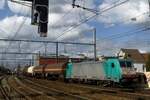 Kesselwagenzug mit 2811 durchfahrt Antwerpen-Berchem am 10 September 2009.