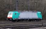 2815 (E 186 207) wartet auf den nchsten Einsatz zwischen Montzen und Aachen. 09.12.2008 Montzen (B):