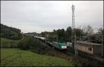 Eine der bekanntesten Fotostellen auf der Montzenroute: E186 (2814) hat auf das  rechte Gleis  gewechselt und wird gleich durch den Gemmernichertunnel das Streckennetz der DB erreichen. (22.10.2009)