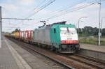 hle 2904 (oder E 186 349-7) mit Containerzug in Bahnhof Antwerpen-Luchtbal am 11/08/2012