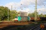 Die Cobra 2841 kommt aus Richtung Köln,Aachen-Hbf mit einem langen Papierzug aus Köln-Gremberg nach Zeebrugge(B) und fährt in Aachen-West ein.