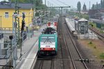 Cobra 2818 alias 186 210 fuhr mit einem belgischen Containerzug durch Sechtem Richtung Bonn.