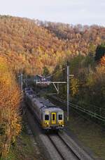 Bei Pepinster sind AM66 655 und 624 am 22.11.2023 in den herbstlichen Ardennen auf dem Weg von Spa nach Aachen