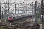 Ausfahrt des THA 9424 Köln - Paris Nord am 19.08.2016 in der Südausfahrt von Brüssel Midi.