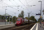 Der Thalys aus Köln-Hbf(D) nach Paris(F) kommt durch Kohlscheid als Umleiter aus Richtung Rheydt,Herzogenrath und fährt in Richtung Aachen-West,Aachen-Schanz,Aachen-Hbf und fährt die Kohlscheider-Rampe hoch. 
Aufgenommen von Bahnsteig 1 in Kohlscheid. 
Bei Wolken am Nachmittag vom 16.10.2019.