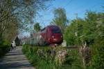 Thalys 4305 passiert hier den Bahnübergang Zweibrüggen bei Übach-Palenberg.