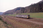 NMBS 135 als L-7134 von Namur nach Li�ge Guillemins bei Sclaigneaux, 09.04.1993, Scan 6223.