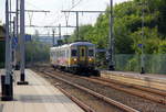 Ein Triebzug der SNCB 651 kommt aus Spa-Géronstère(B) nach Aachen-Hbf und kommt aus Richtung Welkenraedt(B),Lontzen(B),Astenet(B) und fährt den Bahnhof Hergenrath(B) ein und hält
