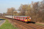 Belgiën
Triebzügen 230+989+994 vom SNCB mit einem Personenzug, in Hennuyères
21/3/2011
