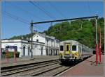 Im malerischen belgischen Stdtchen Esneux verlsst die AM70 640 am 23.05.10 als L (Lokalzug) 6562 den schn renovierten Bahnhof in Richtung Jemelle.
