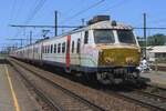 NMBS 804 verlasst Lier mit ein L-=Trein (RB) nach Antwerpen Centraal am 11 Juni 2025.