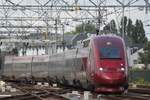 Einfahrt des THA 9315 Paris - Amsterdam am 05.09.2016 in Amsterdam Centraal.