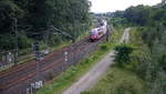 Ein Thalys aus Paris-Nord(F) nach Dortmund-Hbf(D) und kommt aus Richtung Lüttich-Guillemins(B),Walhorn(B), Hergenrath(B) und fährt gleich in den Aachener-Buschtunnel ein. . 
Aufgenommen von einer Fußgängerbrückein Preusswald bei Aachen. 
Bei Sommerwetter am Abend vom 24.8.2017. 