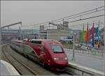 Am grauen, aber windstillen Morgen des 08.05.10 fhrt der PBKA Thalys 4306 in den Bahnhof Lige Guillemins ein.