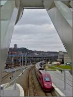 Der PBKA Thalys 4341 fhrt am 06.02.2011 in den Bahnhof Lige Guillemins ein auf seiner Reise von Bruxelles Midi nach Kln.