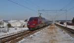 Winter in Holland, die Thalys PBA mit Hispeed nach Paris, hier auf die alte linie bei Hillegom am 04 feb 2012.