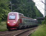Der Thalys aus Köln-Hbf-Paris(F) kommt durch Kohlscheid als Umleiter aus Richtung Rheydt,Herzogenrath und fährt in Richtung Aachen-West,Aachen-Schanz,Aachen-Hbf und fährt die