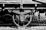 Radsatz eines historischen Güterwagens, entdeckt in einem Lagerhaus in der Nähe der Burg Steen. (Antwerpen, Juli 2018)