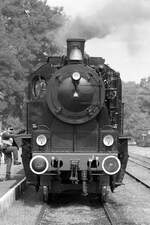CFV3V 158  ELNA 5  (ex�Teutoburger Wald-Eisenbahn�154, ex�Kleinbahn Kaldenkirchen–Br�gge�158, ex Stoomtram Goes-Borsele 7 [NL], Hersteller: Henschel & Sohn, Baujahr: 1940, Fabr.Nr.: 24917) am 25.Juli 2026 im Gare de Treignes.