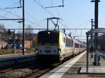 SNCB 1808  kommt mit dem IC 538 aus Eupen(B) nach Oostende(B) und kommt aus Richtung Eupen(B) und fährt in Welkenraedt(B) ein und fährt dann weiter in Richtung