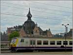  Le charme d'antan  oder ein M4 Steuerwagen vor der mrchenhaften Kulisse des Bahnhofs von Schaerbeek. 08.05.10 (Jeanny)