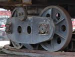 Drehgestell auf Schienen des historischen Dampfkranes im Antwerpener Hafen.