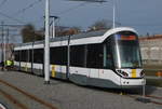 Die neue Straßenbahn Urbos wird auf der Küstenlinie getestet und das Personal geschult (8. März 2021, hier bei dem Depot Knokke).