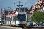  Kusttram  BN Nr.6043 fährt zwischen Nieuwpoort-Bad und Nieuwpoort-Stad (August 2014).