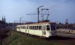 Ein Zug der Kusttram verlässt im Frühjahr 1979 Oostende in Richtung Knokke