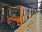 Metro Brüssel Linie 6 nach Roi Baudouin in der Station Elisabeth, 02.03.2024.