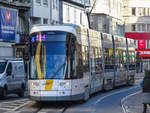 Straßenbahn Antwerpen Linie 24 nach Melkmarkt in Astrid, 13.12.2018.