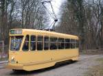 Der Museumstriebwagen 9079 hat im Rahmen einer Sonderfahrt die mitten im Wald gelegene Endstelle der Linie 44 Tervuren erreicht.(14.03.2015)